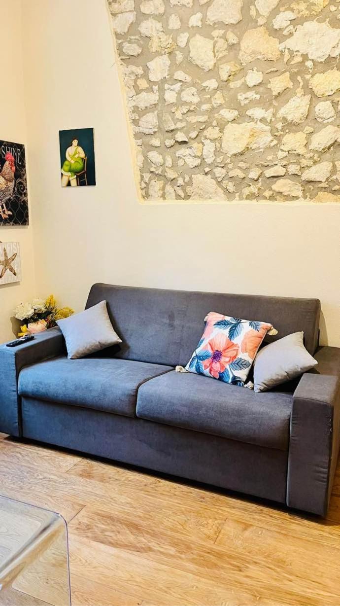 Lily Ca Apartment กาญารี ภายนอก รูปภาพ
